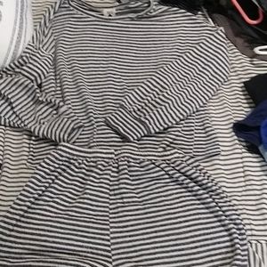 2 pc BKE lounge wear small but loose fitting